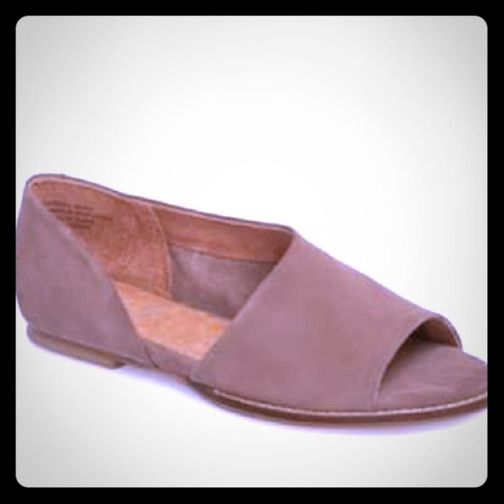 Seychelles Passport Suede Flat